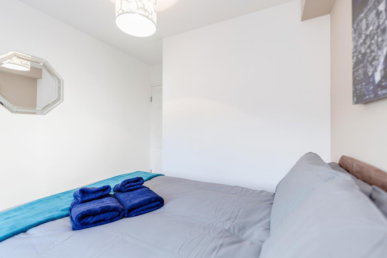 Watford Junction Apartment Exterior photo